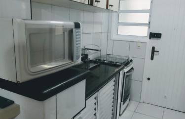 Studio completo frente à Praia do Gonzaga ( Pé na Areia ) - Foto 17