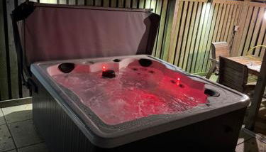 NEW! Country boutique escape . HOT TUB - Foto 2