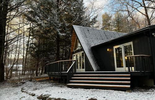Modern A-Frame Cabin with Loft, Firepit and Grill - Foto 6