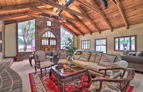 Grand Valrico Home with Deck, Fire Pit and Yard! - Foto 1