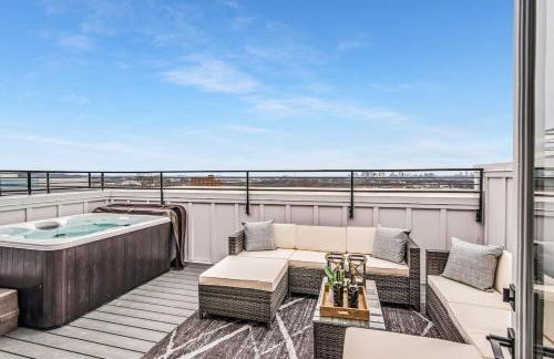 New Nashville Home - Rooftop Views - Hot Tub - Photo 20
