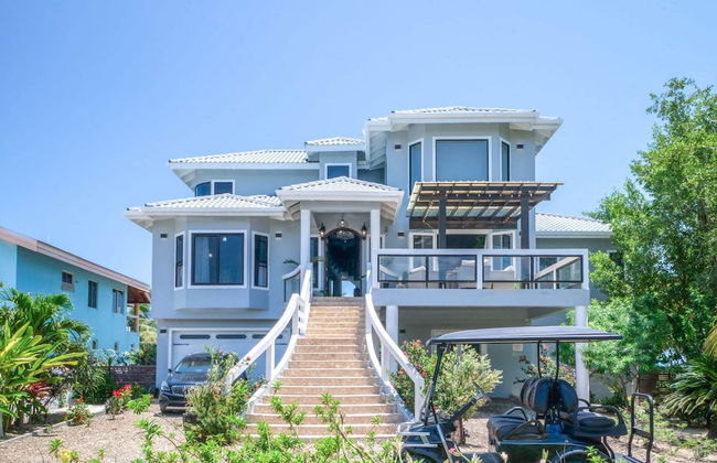 Luxury Oceanfront Villa w 2 Pools Beach Pier - Foto 1