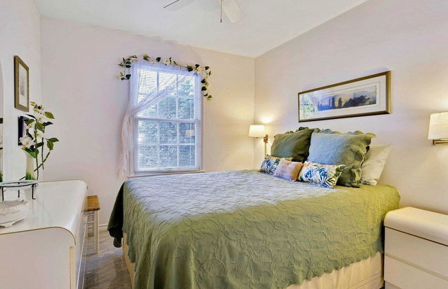 Lavender Jungle by Avantstay Great Location w/ Patio & Shared Pool! Week Long Stays Only - Foto 8