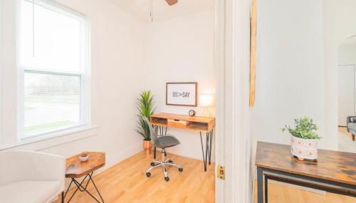 Downtown 2 Bedroom Home - Office - Foto 4