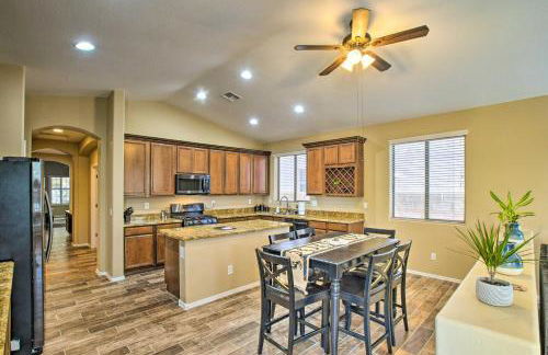 4 Mi to Surprise Stadium! Snowbird Haven with Pool - Foto 18