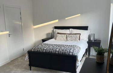 Outstanding 4-Bedroom Town House By Valore Property Services - Foto 4