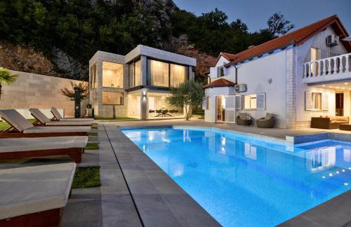 Luxury Lake-View Villa Karmen with Heated Pool, Private Spa & Sunset Terrace - Foto 1