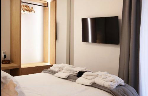 Aelia Luxury Properties - Executive Apartment - Photo 12