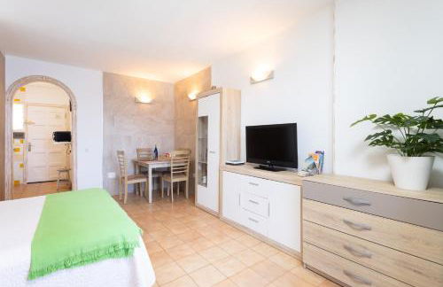 TenoHomes Oceanview Studio with Balcony - Foto 10