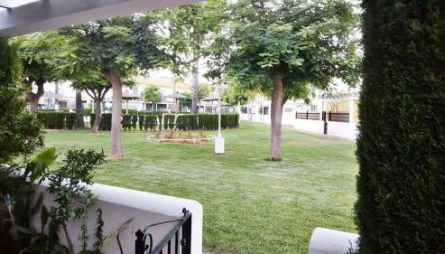 Chalet Adosado con dos terrazas y piscina - Foto 2, Garden view