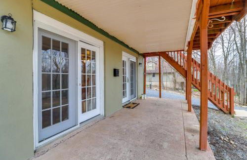 Beach Access BBQ-Ready Poconos Family Getaway! - Foto 24