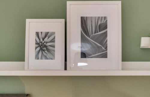 Chic and Bright Apartment Near the Water - Photo 27