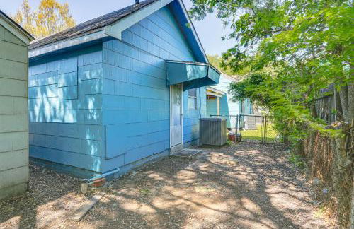 12 Mi to Lake Access Port Arthur Apt with Yard - Photo 3