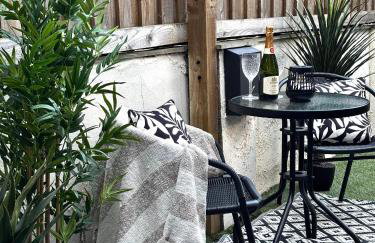 Holdsworth House Apartments - Photo 13