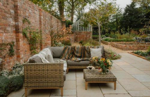 The Carriage House by Birch Stays - Photo 5