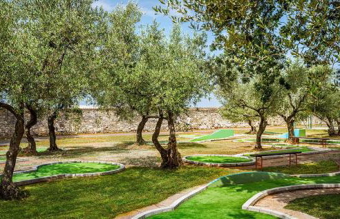 Amazing Home In Novigrad With Wifi - Photo 18