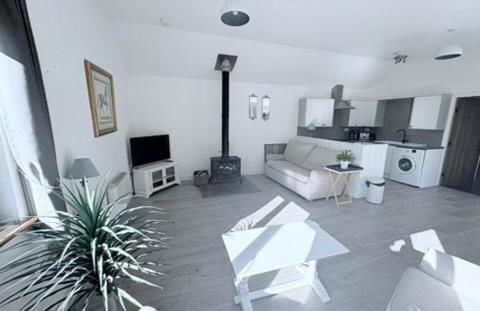 Brook Farm Cottage with Hot Tub - Parking for 2 cars - Foto 6