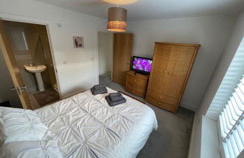 2 Bed 2 Bathroom Gated Apartment 1 Inc free Parking - Foto 5