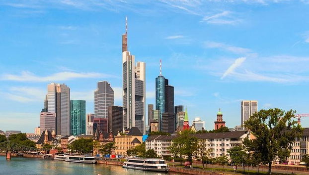 Trasferimento di arrivo: dall'aeroporto FRA a Francoforte in minivan di lusso - Foto 3