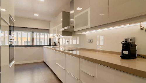 Modern 3 BDR Apartment by LovelyStay - Foto 5, stove, pet friendly, minibar