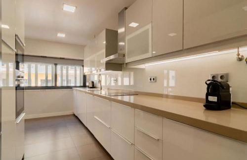 Modern 3 BDR Apartment by LovelyStay - Foto 5