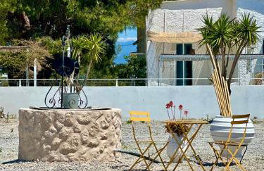 Unique Beachfront Cottage House - Private Garden - Foto 4