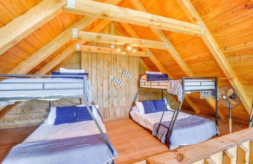 Walk to Lake Keowee Idyllic Six Mile Cabin! - Foto 16