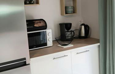 GITE BAS-EN-BASSET, HAUTE-LOIRE, MAISON et JARDIN ATYPIQUE PLEINE NATURE - Foto 4