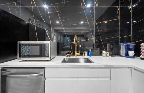 Modern Studio Retreat with Free Park - Foto 3