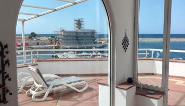 Fronte del Mare - Seafront Terrace - Foto 1, sunbed