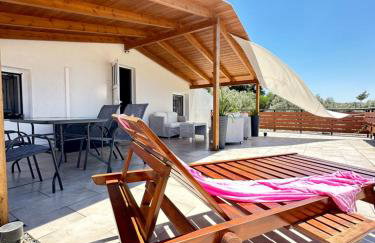 Boomers Attic Athens - Foto 13