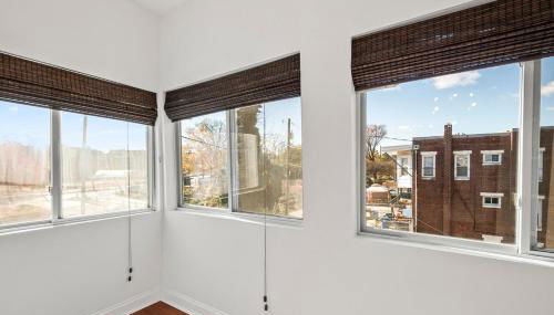 Elegant Reservoir Hill home with parking sleeps 8 - Foto 4