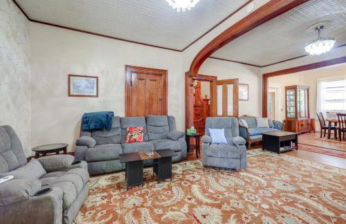 2-Acre Property Victorian Home in Brownville! - Foto 7