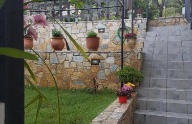 HoneyHouse - Photo 32