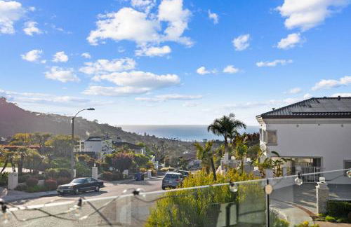 Oceanview Luxe Retreat with Rooftop - Foto 44