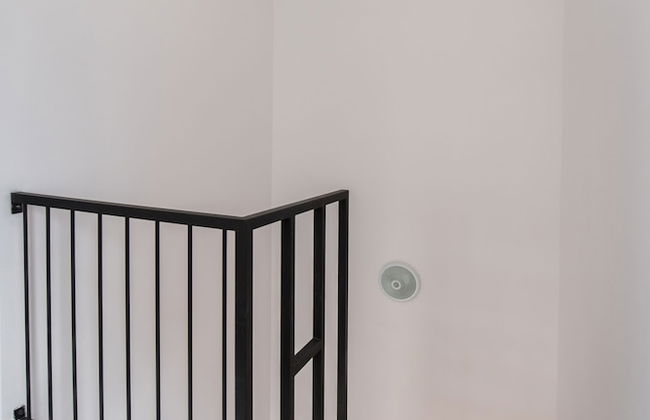 Thomas Apartments - Photo 2