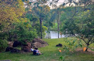 Chalé europeu com vista para natureza no interior - Foto 48