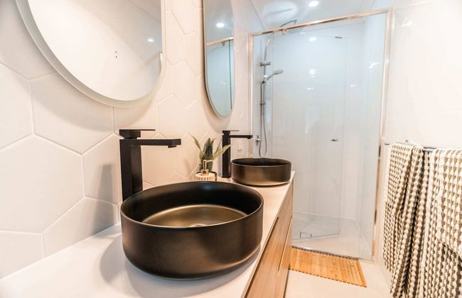 Beautiful 4BR Family Home With Patio and Parking! - Foto 26