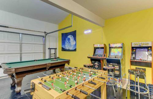 Arcade game room, 2 king beds, ev chargers - Foto 1