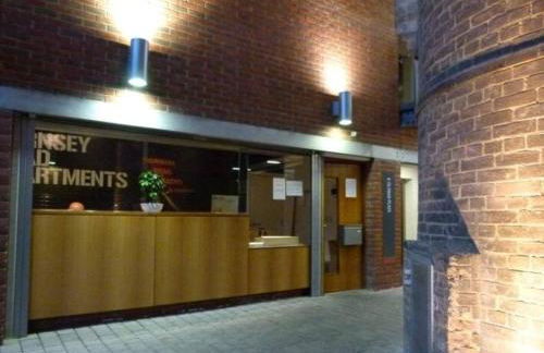 Bright & spacious Double Bedroom with EnSuite and Concierge! Paid parking available - Foto 8