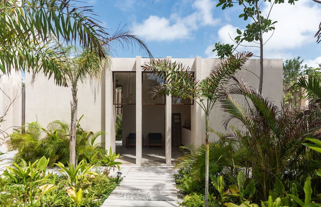 BESPOKE, member of Small Luxury Hotels - Photo 3