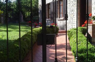 A fine 2 bedroom stone house in Emila - Photo 32