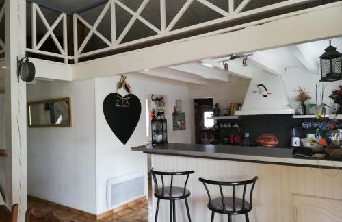 Maison familiale au calme avec piscine en bordure de forêt - Foto 10