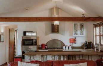 Stable lodge with Cosy Log Fire & Optional Hot tub - Foto 9