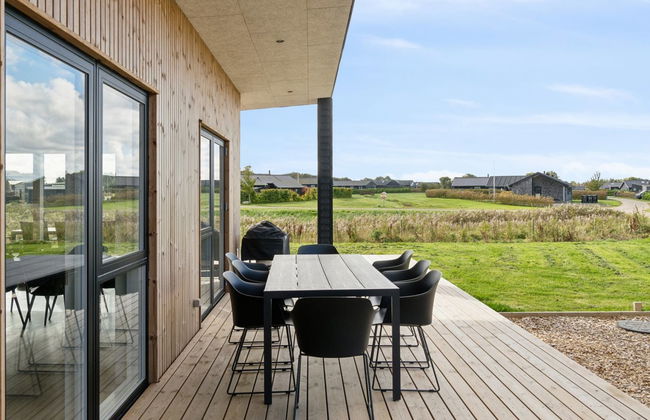 "Harrieth" - 300m from the sea - Foto 12