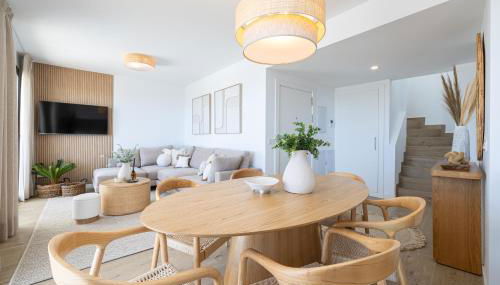 Luxury Penthouse Duplex ONE80 by AORA STAY - Photo 5