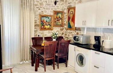 Art House Pagoi 3min from St George Beach - Photo 1