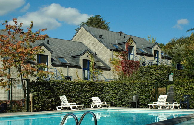 Modern Apartment With Terrace - Photo 10