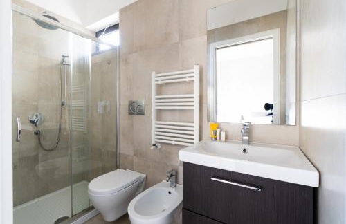 Trani with view - roomy apartment with balconies - Foto 17