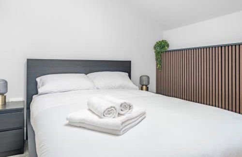 St George's Quarter Stay - Modern City Centre Duplex - Perfect for Business & Leisure - FREE PARKING - WiFi Included - Close to transport links - Foto 1